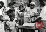 Standbild Afroamerikanische Kinder in Harlem New York City USA, 1935, aus Sekunde 42 historischem Filmmaterial Videoclip 65675063279