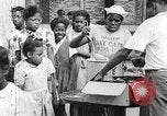 Standbild Afroamerikanische Kinder in Harlem New York City USA, 1935, aus Sekunde 48 historischem Filmmaterial Videoclip 65675063279