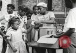 Standbild Afroamerikanische Kinder in Harlem New York City USA, 1935, aus Sekunde 50 historischem Filmmaterial Videoclip 65675063279
