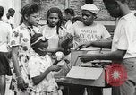 Standbild Afroamerikanische Kinder in Harlem New York City USA, 1935, aus Sekunde 59 historischem Filmmaterial Videoclip 65675063279