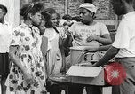 Standbild Afroamerikanische Kinder in Harlem New York City USA, 1935, aus Sekunde 62 historischem Filmmaterial Videoclip 65675063279