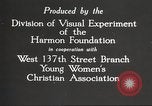 Standbild YWCA Programme für afrikanische amerikanische Frauen 1940 New York City USA, 1940, aus Sekunde 14 historischem Filmmaterial Videoclip 65675063280