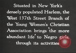 Standbild YWCA Programme für afrikanische amerikanische Frauen 1940 New York City USA, 1940, aus Sekunde 27 historischem Filmmaterial Videoclip 65675063280
