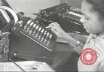 Immagine di Per donna giovane Associazione Cristiana New York United States USA, 1940, secondo 18 filmato di repertorio 65675063281