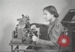 Immagine di Per donna giovane Associazione Cristiana New York United States USA, 1940, secondo 36 filmato di repertorio 65675063281