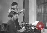 Immagine di Per donna giovane Associazione Cristiana New York United States USA, 1940, secondo 47 filmato di repertorio 65675063281