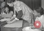 Immagine di Per donna giovane Associazione Cristiana New York United States USA, 1940, secondo 26 filmato di repertorio 65675063282
