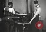 Immagine di Per donna giovane Associazione Cristiana New York United States USA, 1940, secondo 31 filmato di repertorio 65675063283