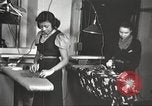 Immagine di Per donna giovane Associazione Cristiana New York United States USA, 1940, secondo 46 filmato di repertorio 65675063283