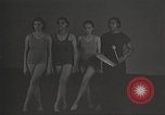 Immagine di Per donna giovane Associazione Cristiana New York United States USA, 1940, secondo 15 filmato di repertorio 65675063285
