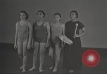 Immagine di Per donna giovane Associazione Cristiana New York United States USA, 1940, secondo 16 filmato di repertorio 65675063285