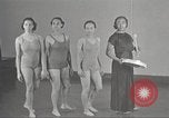 Immagine di Per donna giovane Associazione Cristiana New York United States USA, 1940, secondo 20 filmato di repertorio 65675063285