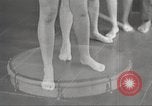 Immagine di Per donna giovane Associazione Cristiana New York United States USA, 1940, secondo 34 filmato di repertorio 65675063285