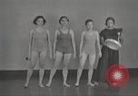 Immagine di Per donna giovane Associazione Cristiana New York United States USA, 1940, secondo 40 filmato di repertorio 65675063285