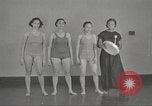 Immagine di Per donna giovane Associazione Cristiana New York United States USA, 1940, secondo 41 filmato di repertorio 65675063285