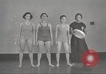 Immagine di Per donna giovane Associazione Cristiana New York United States USA, 1940, secondo 43 filmato di repertorio 65675063285