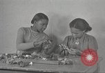 Immagine di Per donna giovane Associazione Cristiana New York United States USA, 1940, secondo 17 filmato di repertorio 65675063286