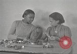 Immagine di Per donna giovane Associazione Cristiana New York United States USA, 1940, secondo 18 filmato di repertorio 65675063286