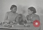Immagine di Per donna giovane Associazione Cristiana New York United States USA, 1940, secondo 19 filmato di repertorio 65675063286