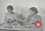 Immagine di Per donna giovane Associazione Cristiana New York United States USA, 1940, secondo 22 filmato di repertorio 65675063286