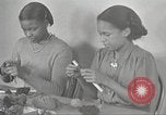Immagine di Per donna giovane Associazione Cristiana New York United States USA, 1940, secondo 25 filmato di repertorio 65675063286