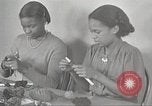 Immagine di Per donna giovane Associazione Cristiana New York United States USA, 1940, secondo 26 filmato di repertorio 65675063286