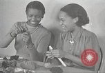 Immagine di Per donna giovane Associazione Cristiana New York United States USA, 1940, secondo 31 filmato di repertorio 65675063286