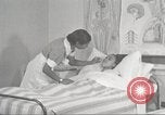 Immagine di Per donna giovane Associazione Cristiana New York United States USA, 1940, secondo 26 filmato di repertorio 65675063287