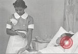 Immagine di Per donna giovane Associazione Cristiana New York United States USA, 1940, secondo 33 filmato di repertorio 65675063287