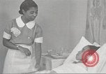 Immagine di Per donna giovane Associazione Cristiana New York United States USA, 1940, secondo 36 filmato di repertorio 65675063287