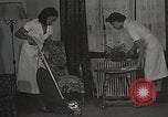 Immagine di Per donna giovane Associazione Cristiana New York United States USA, 1940, secondo 23 filmato di repertorio 65675063288