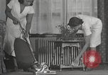 Immagine di Per donna giovane Associazione Cristiana New York United States USA, 1940, secondo 24 filmato di repertorio 65675063288