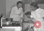 Immagine di Per donna giovane Associazione Cristiana New York United States USA, 1940, secondo 26 filmato di repertorio 65675063288