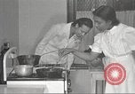 Immagine di Per donna giovane Associazione Cristiana New York United States USA, 1940, secondo 27 filmato di repertorio 65675063288