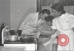 Immagine di Per donna giovane Associazione Cristiana New York United States USA, 1940, secondo 28 filmato di repertorio 65675063288