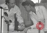 Immagine di Per donna giovane Associazione Cristiana New York United States USA, 1940, secondo 36 filmato di repertorio 65675063288