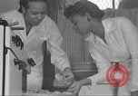 Immagine di Per donna giovane Associazione Cristiana New York United States USA, 1940, secondo 37 filmato di repertorio 65675063288