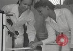 Immagine di Per donna giovane Associazione Cristiana New York United States USA, 1940, secondo 40 filmato di repertorio 65675063288