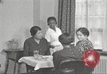 Immagine di Per donna giovane Associazione Cristiana New York United States USA, 1940, secondo 48 filmato di repertorio 65675063288