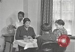 Immagine di Per donna giovane Associazione Cristiana New York United States USA, 1940, secondo 52 filmato di repertorio 65675063288