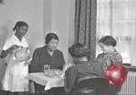 Immagine di Per donna giovane Associazione Cristiana New York United States USA, 1940, secondo 53 filmato di repertorio 65675063288