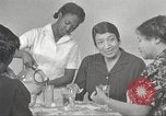 Immagine di Per donna giovane Associazione Cristiana New York United States USA, 1940, secondo 56 filmato di repertorio 65675063288