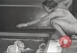 Immagine di Per donna giovane Associazione Cristiana New York United States USA, 1940, secondo 50 filmato di repertorio 65675063289