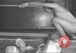 Immagine di Per donna giovane Associazione Cristiana New York United States USA, 1940, secondo 55 filmato di repertorio 65675063289