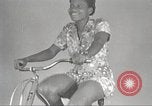 Immagine di Per donna giovane Associazione Cristiana New York United States USA, 1940, secondo 15 filmato di repertorio 65675063290