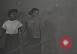 Immagine di Per donna giovane Associazione Cristiana New York United States USA, 1940, secondo 23 filmato di repertorio 65675063290