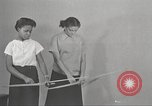 Immagine di Per donna giovane Associazione Cristiana New York United States USA, 1940, secondo 26 filmato di repertorio 65675063290