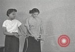 Immagine di Per donna giovane Associazione Cristiana New York United States USA, 1940, secondo 27 filmato di repertorio 65675063290