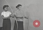 Immagine di Per donna giovane Associazione Cristiana New York United States USA, 1940, secondo 28 filmato di repertorio 65675063290