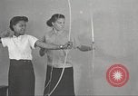 Immagine di Per donna giovane Associazione Cristiana New York United States USA, 1940, secondo 32 filmato di repertorio 65675063290